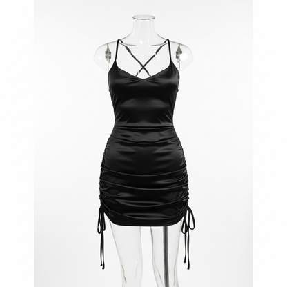 Czarna sukienka z wiązaniami - przód